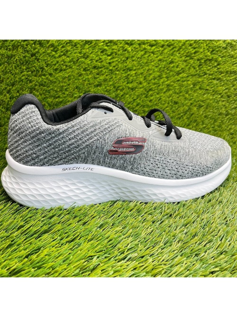Skechers Skech-Lite Pro Mens Size 9 Gray White Athletic Running Shoes Sneakers